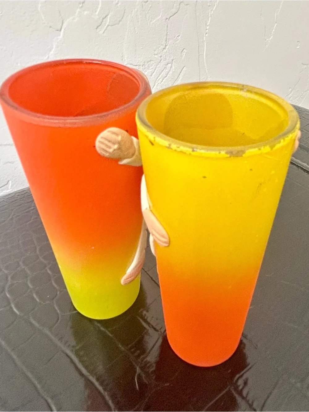 VTG Two Cheeky Siesta Shot Glasses Set 🌵 Funny 3D Clay Butt Frosted Tumblers